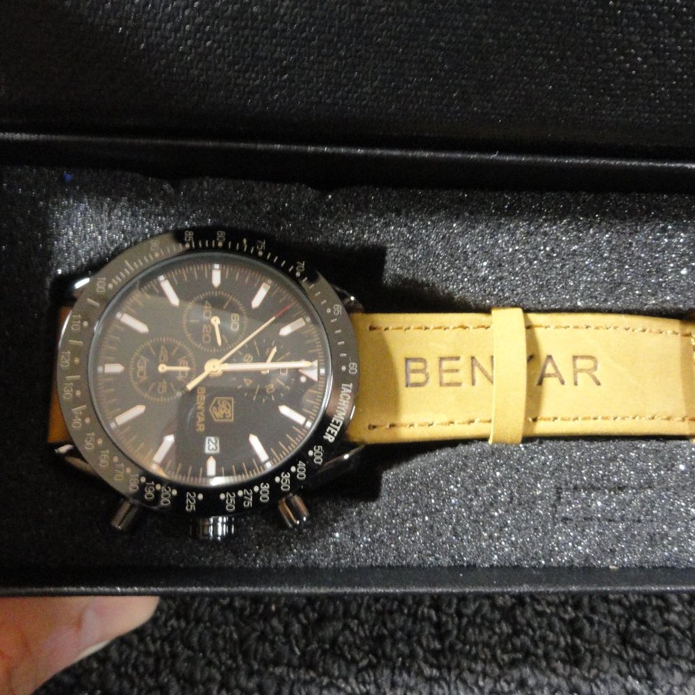 Benyar Leather Band Watch NWT Mens Luxary